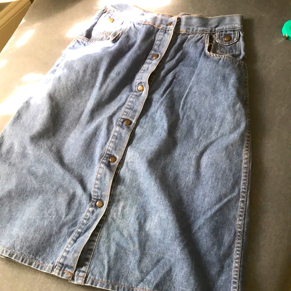 GORGE vintage snap front denim skirt 💋
